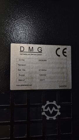 Vertical machining center DMG DMF 260