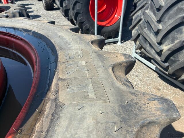 BKT 420/85R38 und 480/80R50 Zillingsräder BKT 420/85R38 und 480/80R50 Zillingsräder