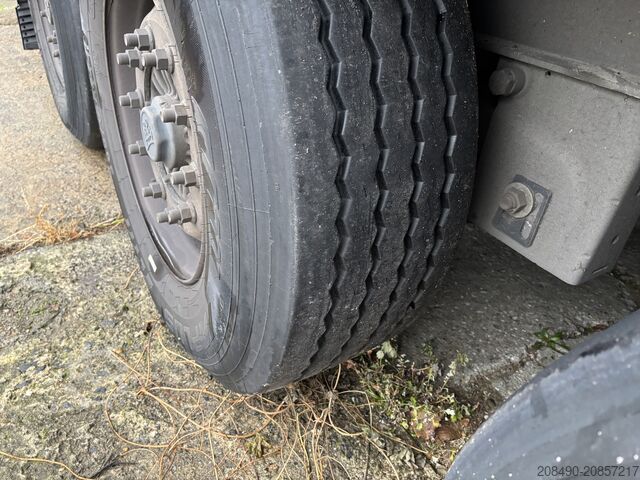 Auflieger mit Pritsche & Plane mit LBW FLIEGL 39 SDS mit unterfaltb LBW