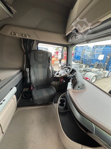 Standard tractor unit DAF XG+ 530 Retarder PTO Standklima ACC LED
