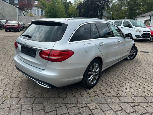 Minibus MERCEDES-BENZ C 200 d T Autom. * LED High. * Navi * Kamera