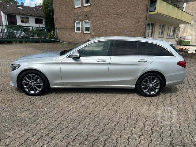 Minibus MERCEDES-BENZ C 200 d T Autom. * LED High. * Navi * Kamera