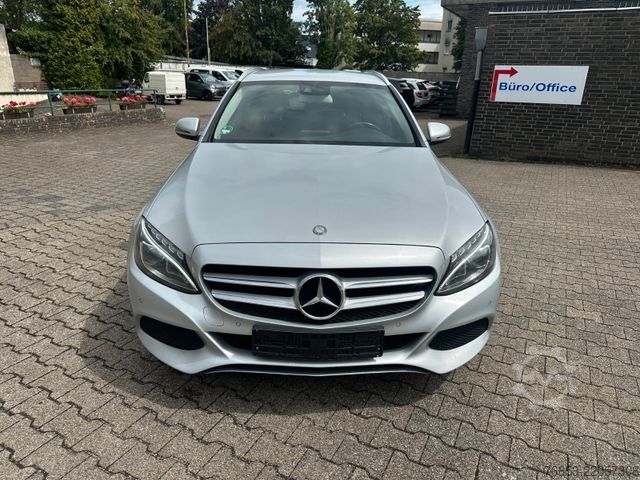 Minibus MERCEDES-BENZ C 200 d T Autom. * LED High. * Navi * Kamera