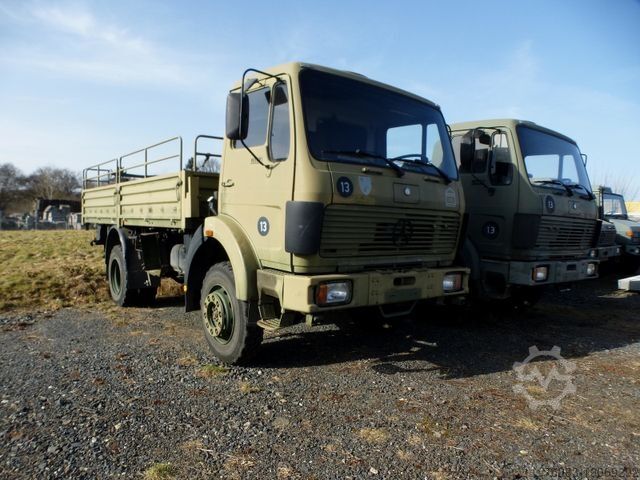 Flatbed truck MERCEDES-BENZ 1017 A 4x4 Allrad Pritsche