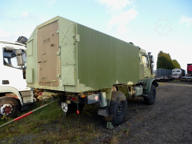Transporter mit Koffer UNIMOG U 1300 L Funk Koffer