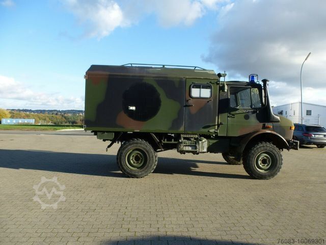 Transporter mit Koffer UNIMOG U 1300 L Turbo OM 366 Koffer schnelle Achsen