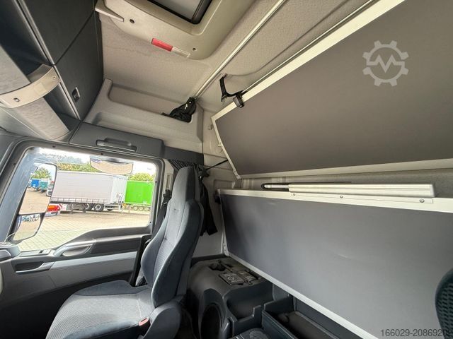 LKW mit Kofferaufbau MAN TGA  Schwenkwand-Getränkeaufbau incl. Anhänger