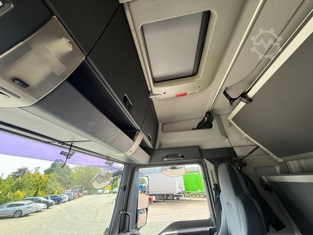 LKW mit Kofferaufbau MAN TGA Schwenkwand-Getränkeaufbau incl. Anhänger