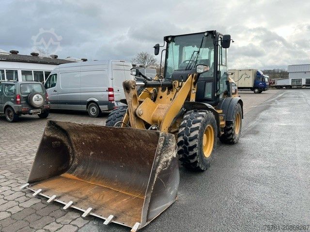 Wheel loader CATERPILLAR 908M