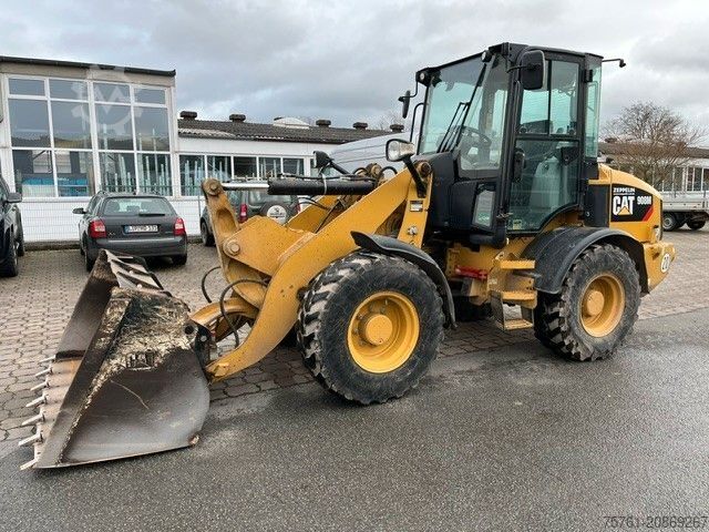 Wheel loader CATERPILLAR 908M