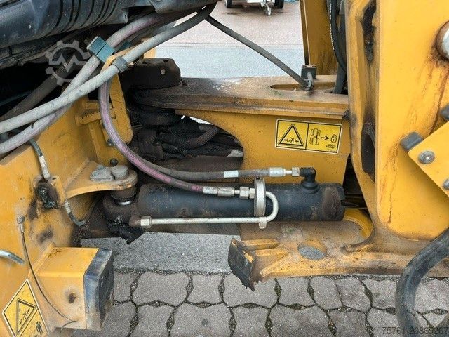 Wheel loader CATERPILLAR 908M