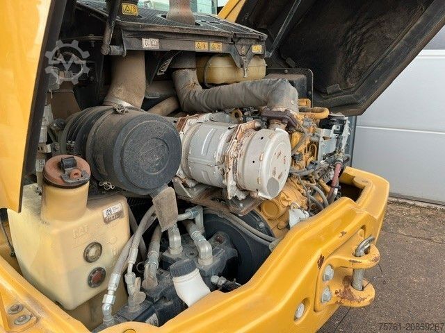 Wheel loader CATERPILLAR 908M