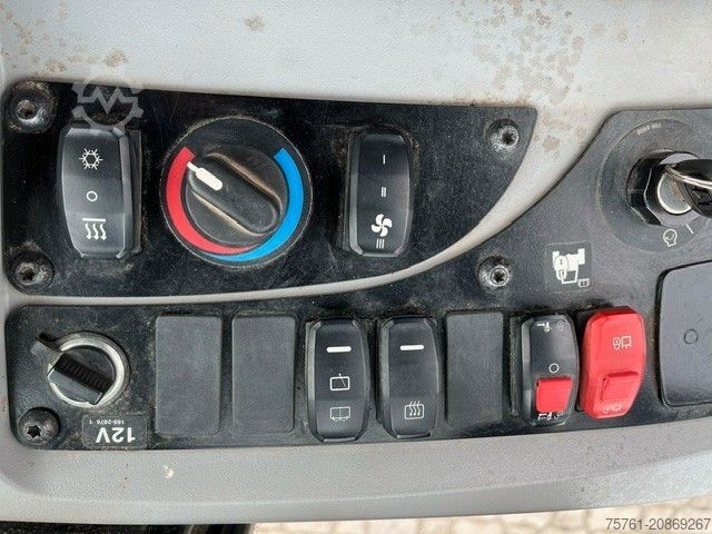 Wheel loader CATERPILLAR 908M