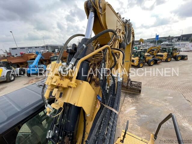 Crawler excavator Caterpillar 325F LCR