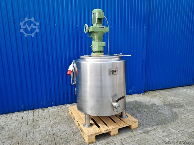 Electrically heated agitator tank  