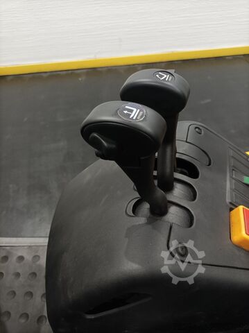 Hochhubwagen Jungheinrich EFG213n