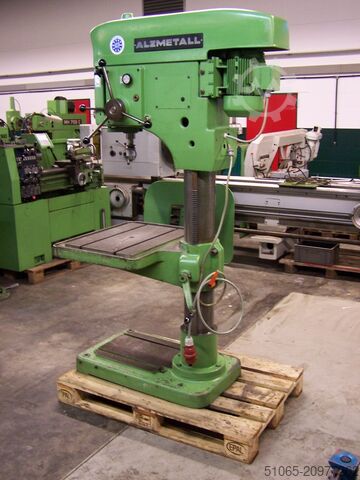 Pillar drill  