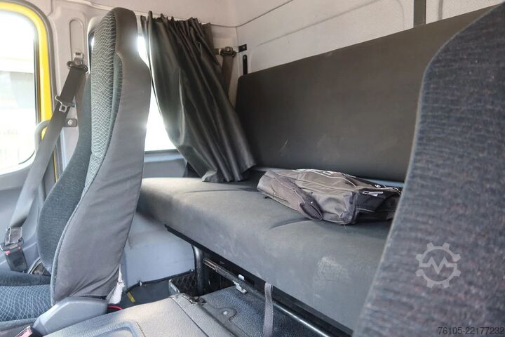 Car transporter Mercedes-Benz Atego 1221 1221 L  Takel wagen 6 Persoons