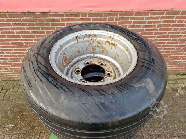 Rad mit Reifen  Banden 15/55/17 - Gebruikt