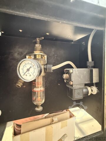 Kantenanleimmaschine Gebrüder Halbert 