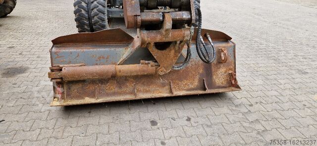 Mobilbagger Lieherr A 900 C LITRONIC