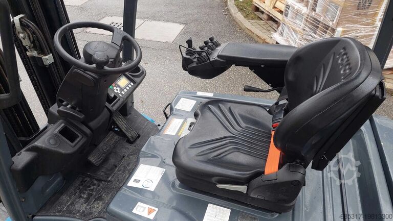 Electric - 4 wheels Toyota 8FBM20T - FSW 4300