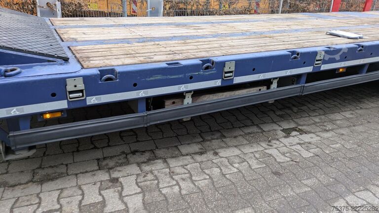 Tieflader-Sattelauflieger Langendorf SATUE 30/31   SATUE 30 - 9,40 m Achsschenkellenkung an der 2. und 3. Achse