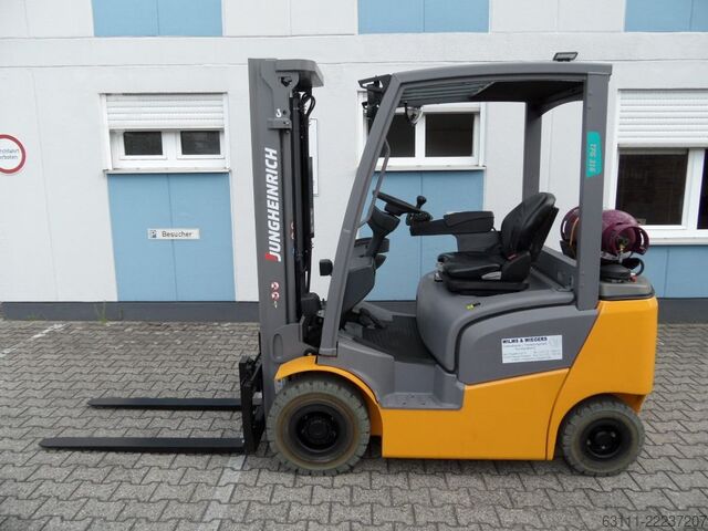 Treibgasstapler Jungheinrich TFG 316 - weiße Reifen - Freihub