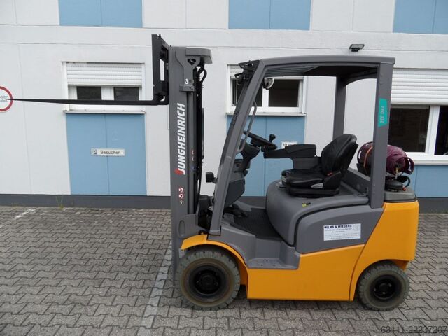Treibgasstapler Jungheinrich TFG 316 - weiße Reifen - Freihub