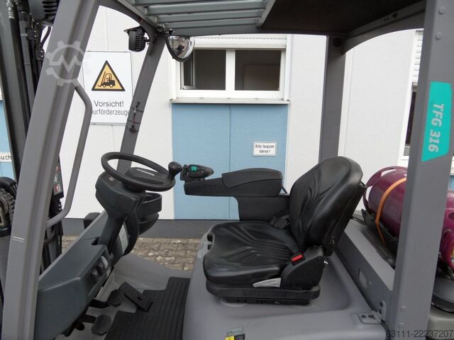 Treibgasstapler Jungheinrich TFG 316 - weiße Reifen - Freihub