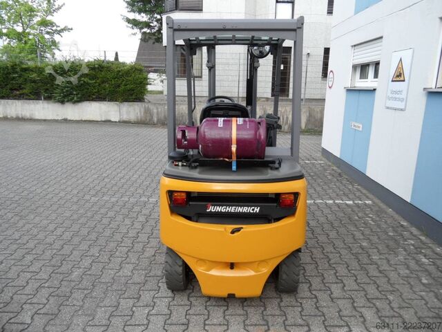 Treibgasstapler Jungheinrich TFG 316 - weiße Reifen - Freihub
