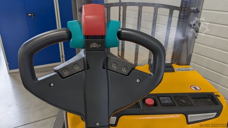 Hochhubwagen Jungheinrich EJC 214b
