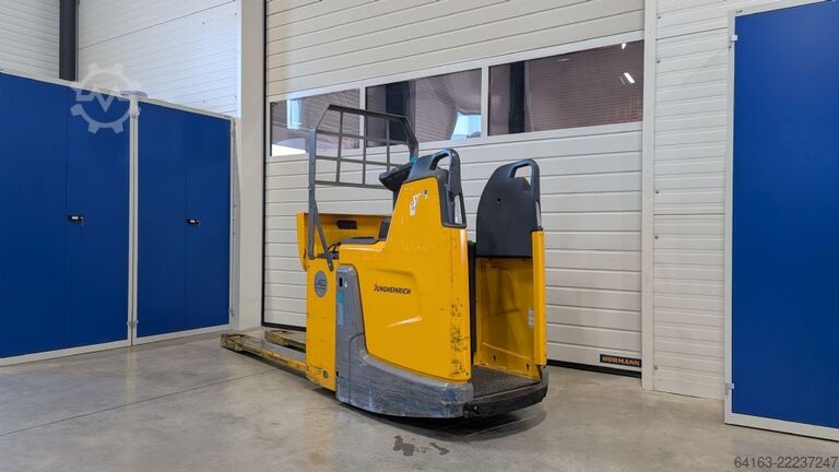 Niederhubwagen Jungheinrich ERE 225 f. P.