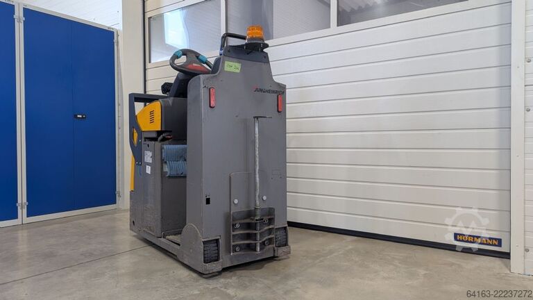 Schlepper Jungheinrich EZS 130