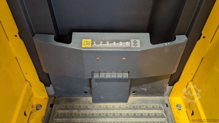 Niederhubwagen Jungheinrich ERE 120 feste Standplattform