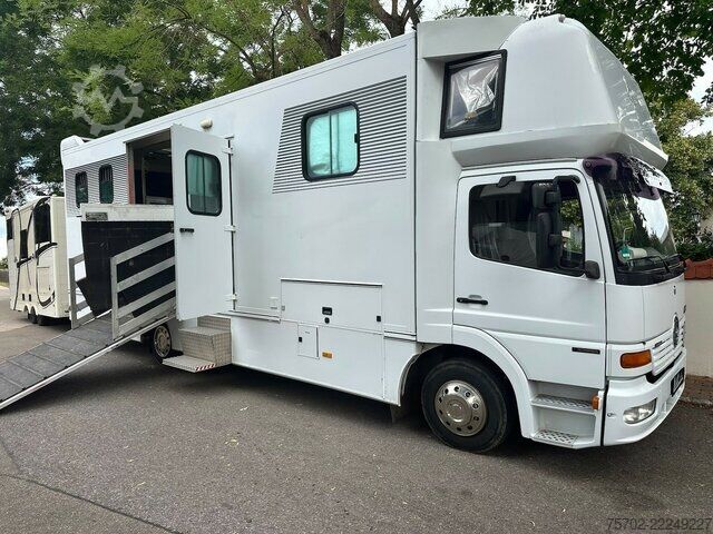 Van Mercedes-Benz Atego 1023 4 Pferde + Kiste Wohnung