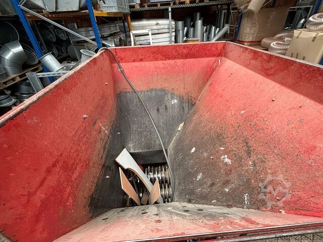 Wood shredder Untha RS 30 4S