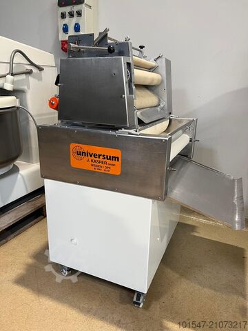 Hörnchen- und Bagelmaschine Universum 50/70