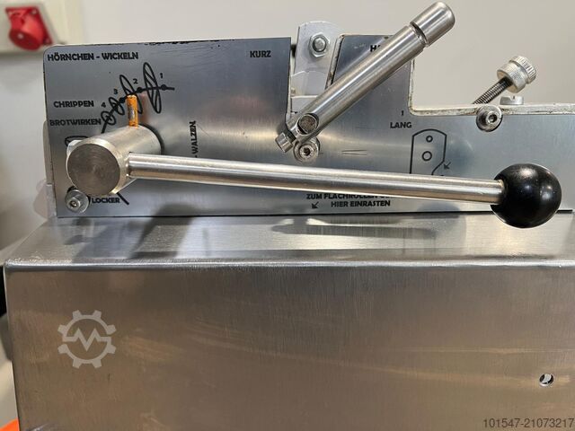 Hörnchen- und Bagelmaschine Universum 50/70