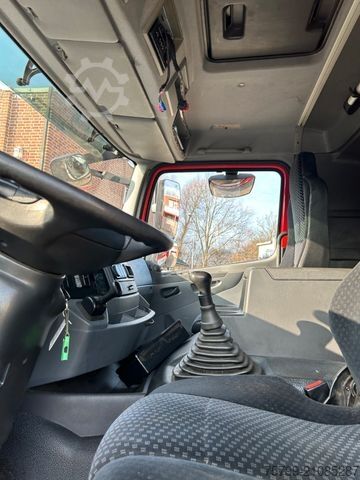 LKW mit Pritsche & Plane MERCEDES-BENZ 1829 Axor mit HIAB Mitnahmestapler