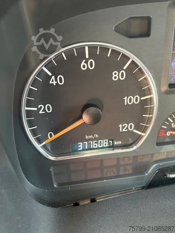 LKW mit Pritsche & Plane MERCEDES-BENZ 1829 Axor mit HIAB Mitnahmestapler