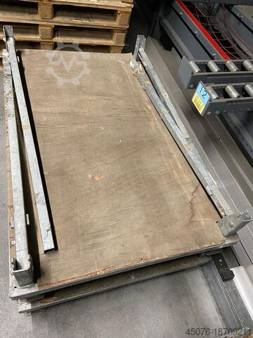 Heavy duty shelf  