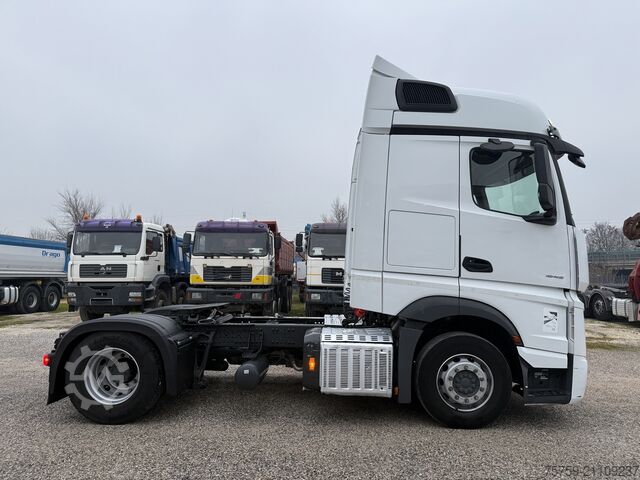 Standard tractor unit Mercedes-Benz Actros 1845 ADR ÖL-Retarder Euro6