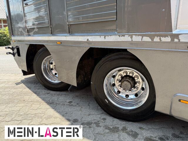Livestock semitrailer Finkl 3 + 4 Stock/ Hubdach / Rampe / Tränke/Funk