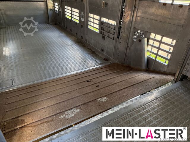 Livestock semitrailer Finkl 3 + 4 Stock/ Hubdach / Rampe / Tränke/Funk