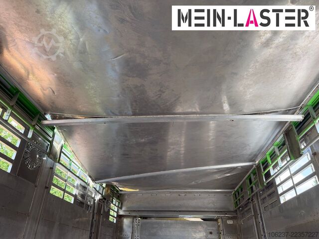 Livestock semitrailer Finkl 3 + 4 Stock/ Hubdach / Rampe / Tränke/Funk
