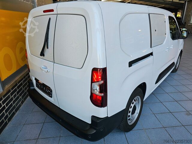 Panel van OPEL Combo-e Cargo XL 50-kWh Regalsystem Navi Kamera