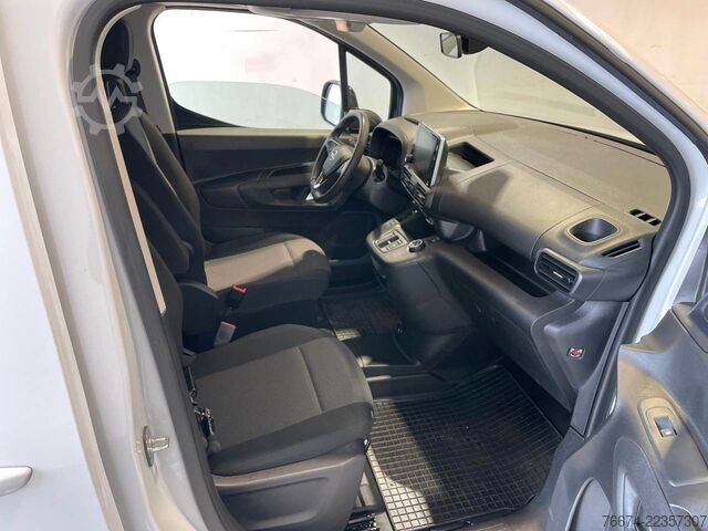 Panel van OPEL Combo-e Cargo XL 50-kWh Regalsystem Navi Kamera