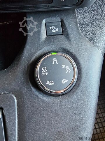 Panel van OPEL Combo-e Cargo XL 50-kWh Regalsystem Navi Kamera