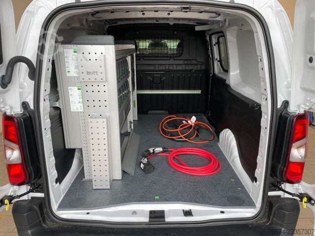 Panel van OPEL Combo-e Cargo XL 50-kWh Regalsystem Navi Kamera